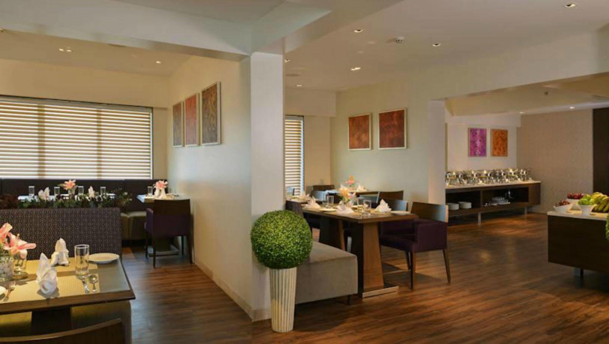 Residency Sarovar Portico Mumbai Luaran gambar